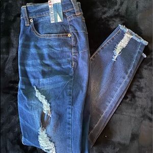 SONG Jeans